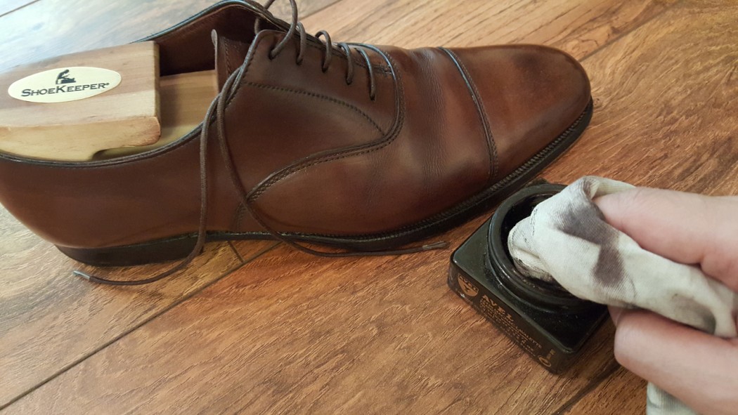 Basic shoe leather care, for the busy individual Chosn